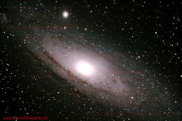 M31 und M32, Sudelfeld, 8 Aufnahmen, SLR auf Newton-Reflektor 200/1000mm, Belichtungszeit: 570 Sek.