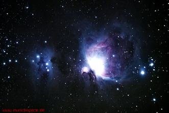 M42 (Orionnebel,NGC1976) mit  NGC 1977, Taubenberg, SLR auf Refraktor 500mm, Belichtungszeit: 33,5 Min. (13 Einzelaufnahmen)