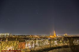 Wintersternbild Orion über der Mariahilfkirche in München; 16mm, 13 Sek. F3,2; ISO800