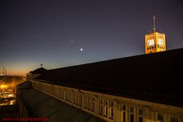 Mond, Venus und Mars über dem Deutschen Museum in München am 20.02.2015