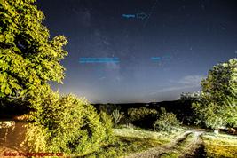 Künstliche Himmelsobjekte über Umbria / Italia (18mm / 20s / ISO500 / f/3,2)