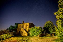 Sternenhimmel mit M31 (Galaxie) in Umbria / Italia; Agriturismo Pulicaro (24mm / 30s / ISO1000 / f/2,8)